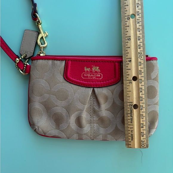 NWOT Coach Wristlet Tan Fabric Signature C Pattern with red leather trim & strap - Picture 8 of 11